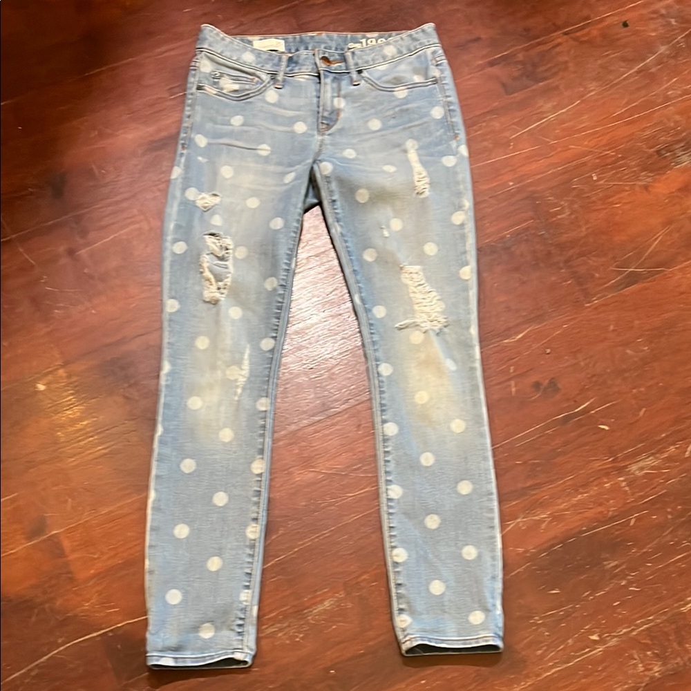 🌻3/$15🌻 GAP Skinny Jeans with Distressed Details